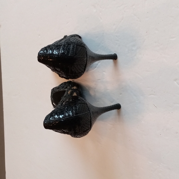 Heels - Picture 5 of 6